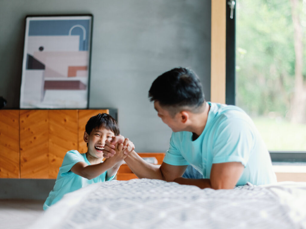 汐游寶寶_親子關係_家庭