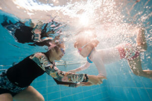 汐游寶寶_親子游泳