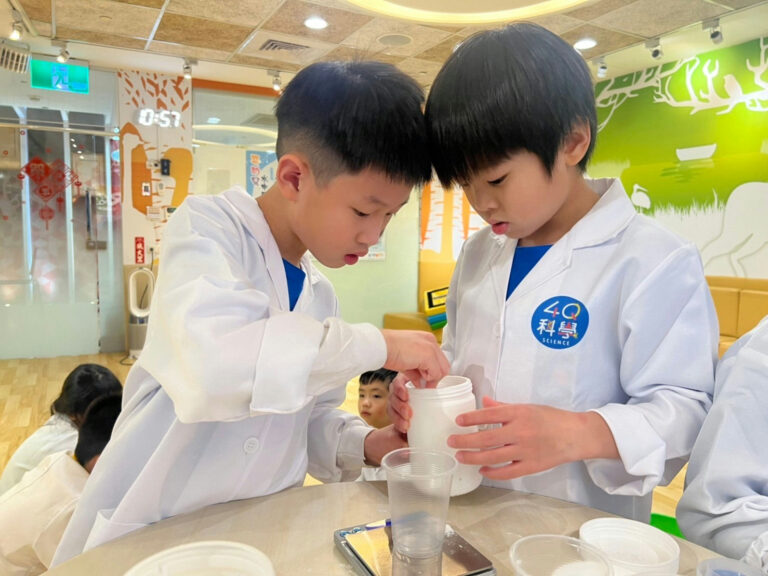 汐游寶寶_親子關係_家庭